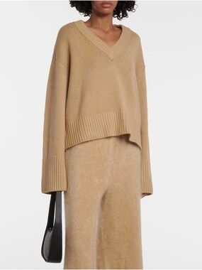 Lisa yang Aletta cashmere v neck sweater in latte